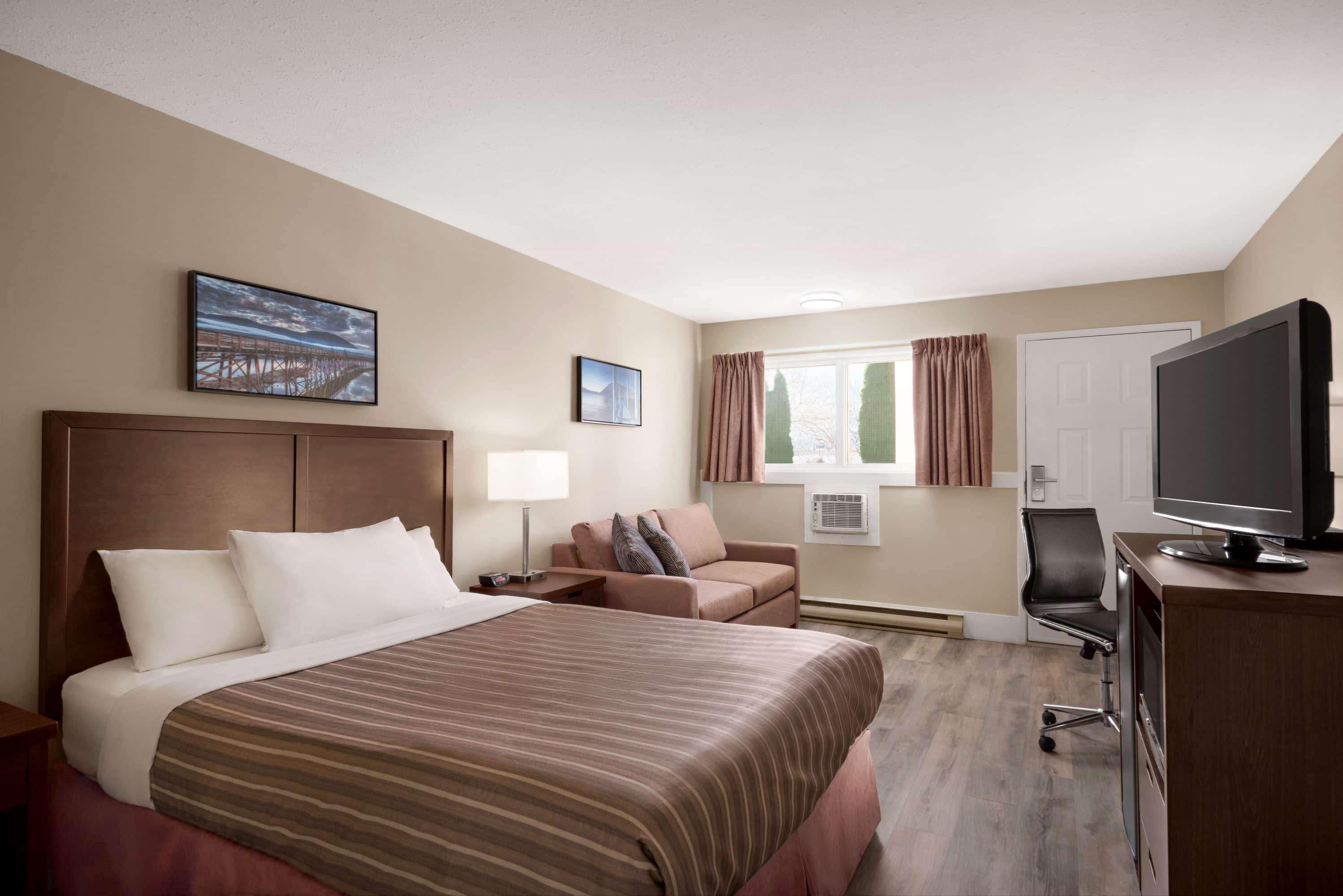 Travelodge By Wyndham Salmon Arm Bc Εξωτερικό φωτογραφία