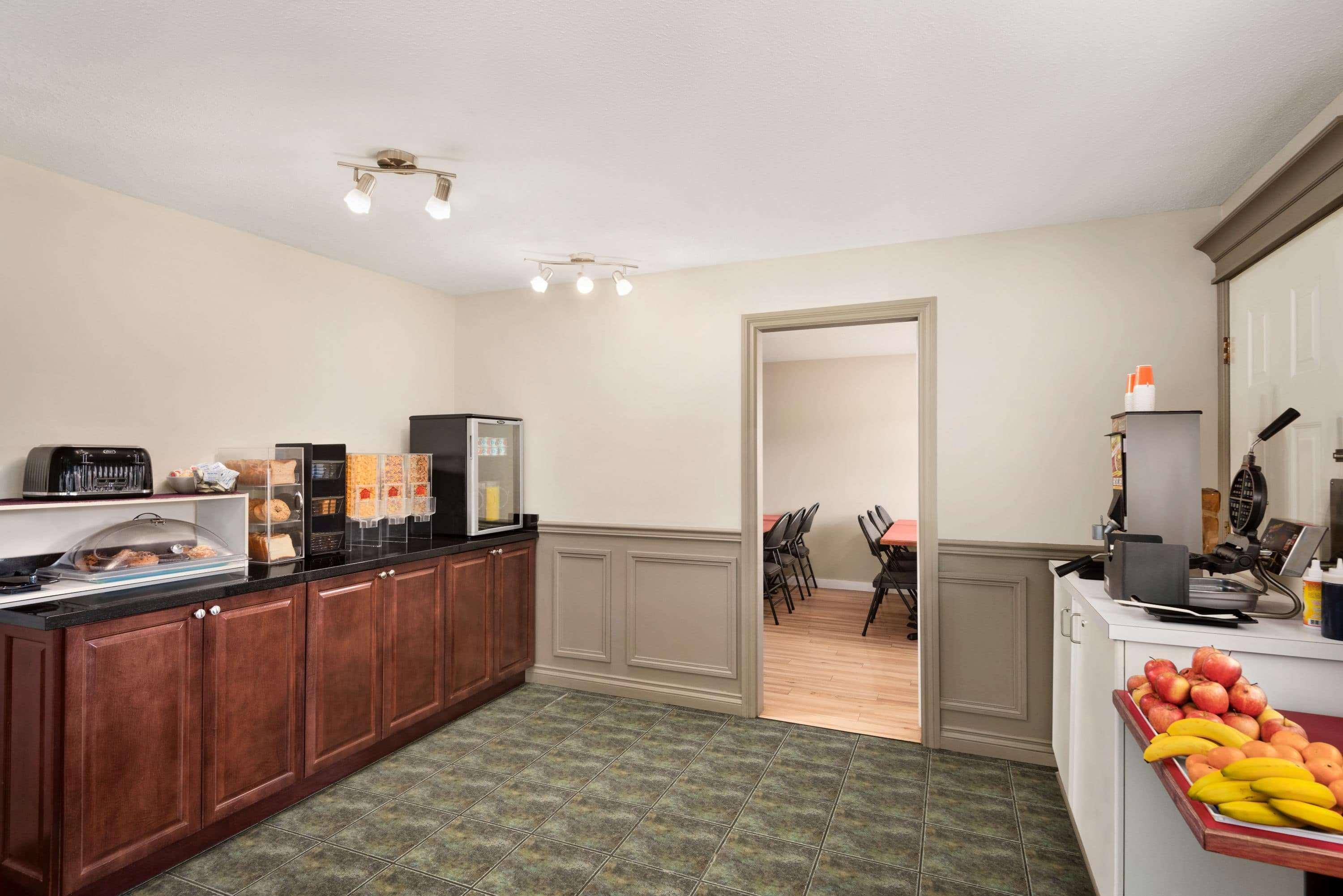 Travelodge By Wyndham Salmon Arm Bc Εξωτερικό φωτογραφία