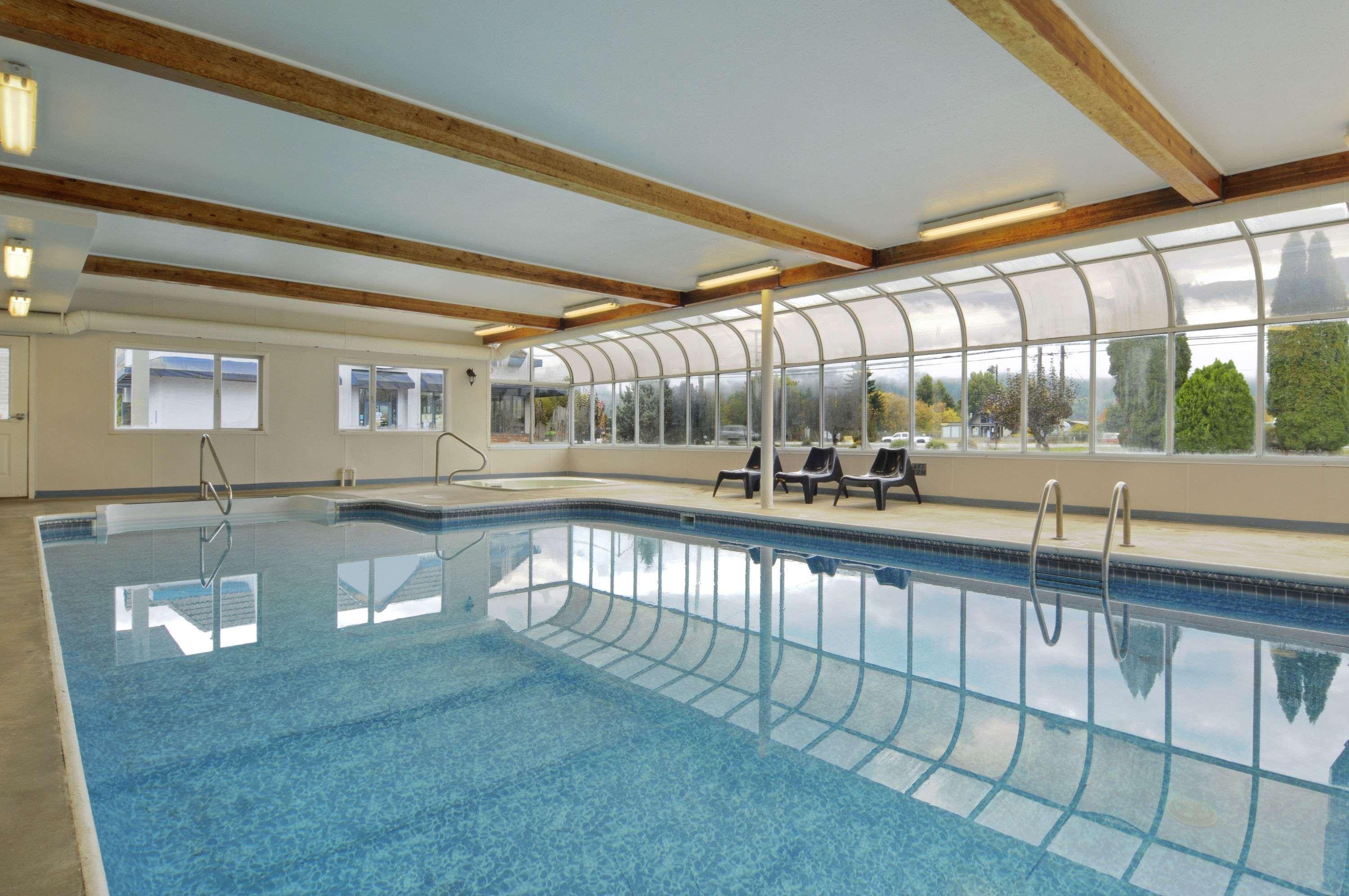 Travelodge By Wyndham Salmon Arm Bc Εξωτερικό φωτογραφία
